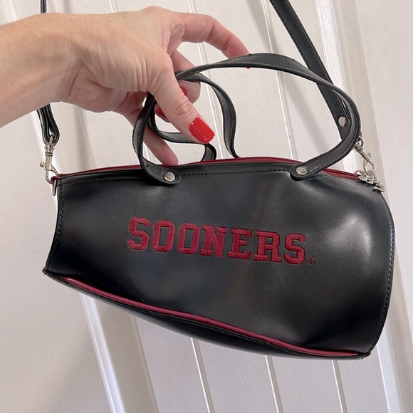 OU Boomer Sooner Megaphone Purse Cheerleader Zipper Pull Oklahoma University - Picture 4 of 12